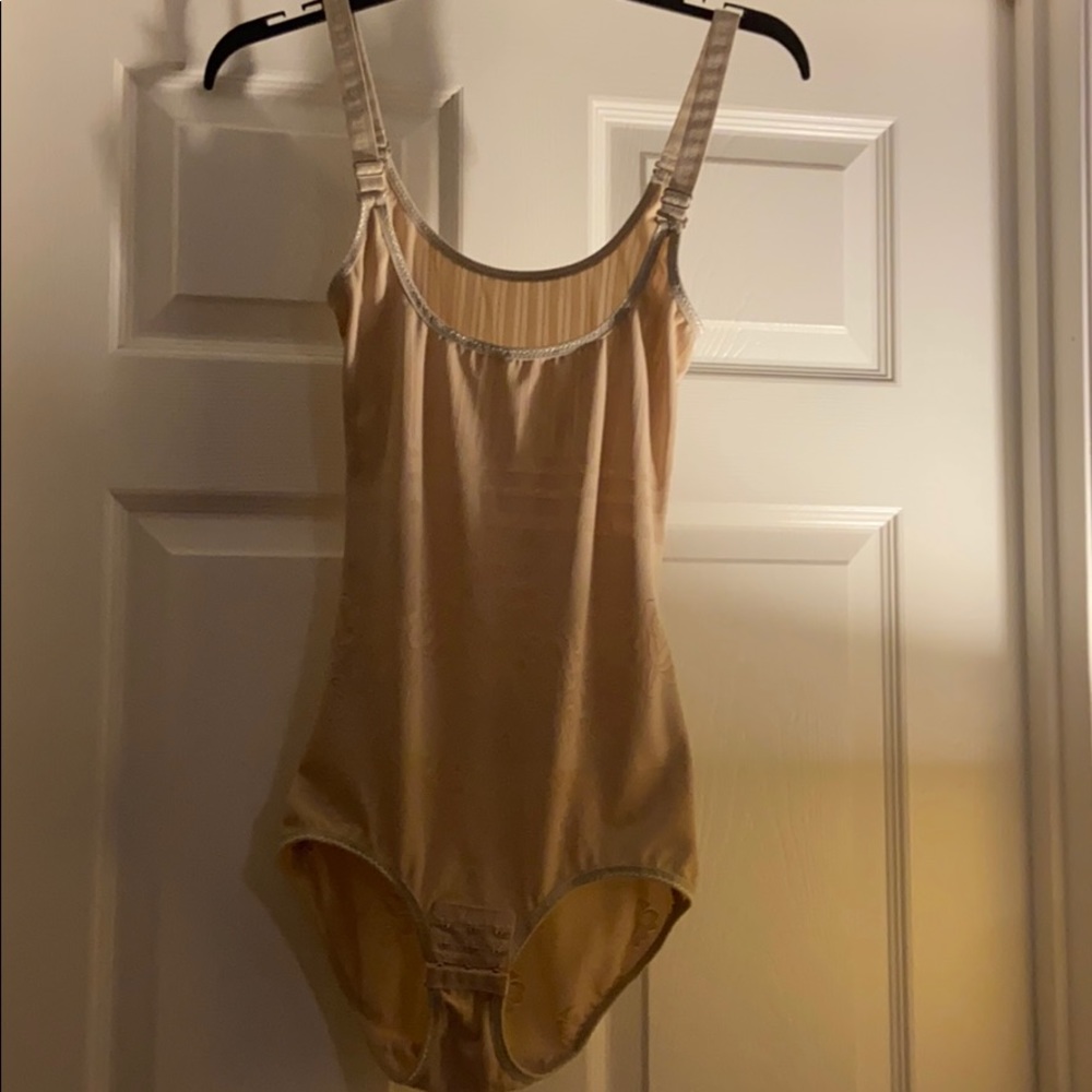 Body suit fitting beige- Size L
